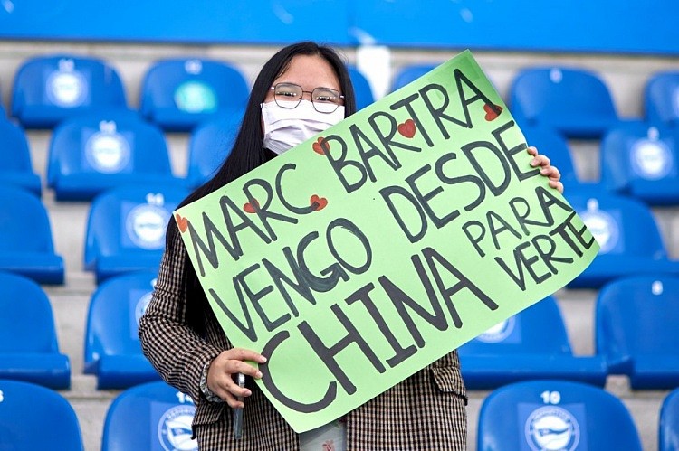 巴尔特拉网上寻找中国女球迷：我想把球衣送给你 - 3