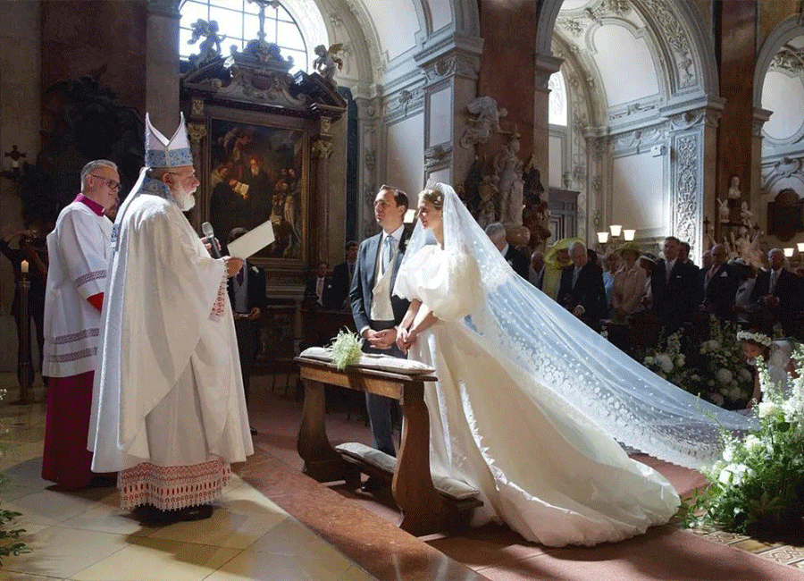俄罗斯百年一遇“皇室婚礼”，新娘穿高定戴Chaumet冠冕 - 10