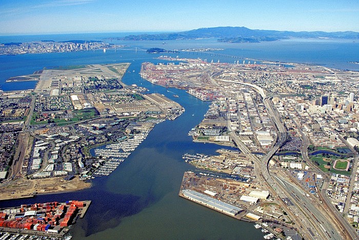 Oakland_California_aerial_view.jpg