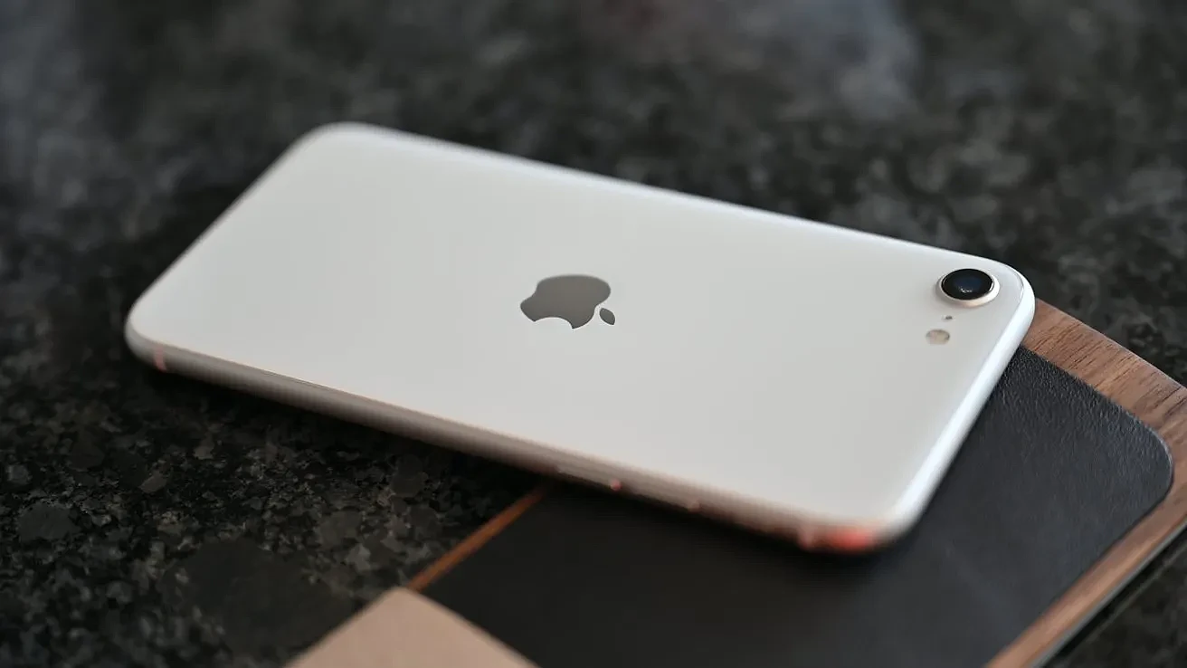 [视频]iPhone SE 3上手评测：吸引更多潜在用户加入苹果阵营 - 3