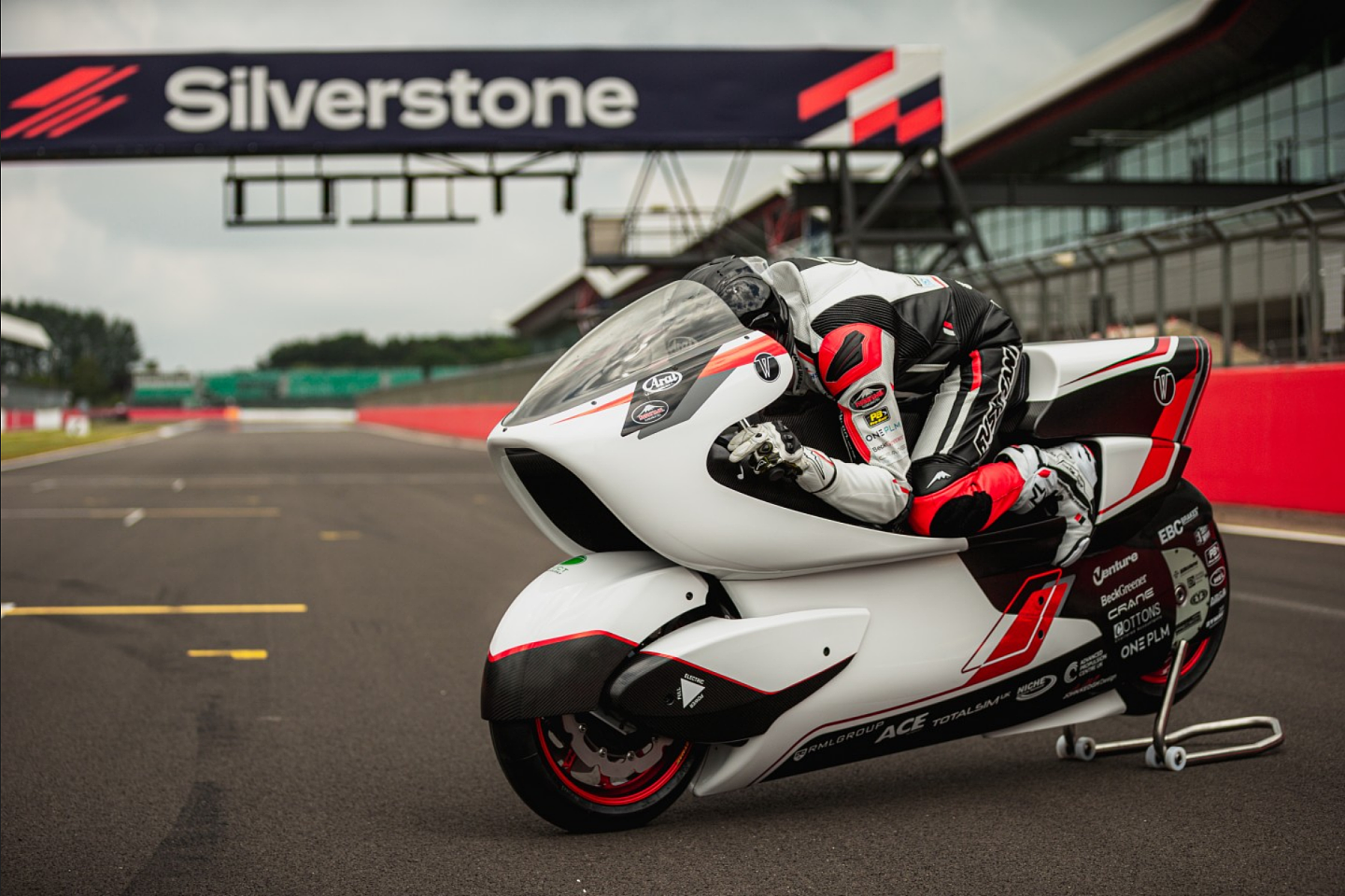 英国公司打造全球最快电动摩托车：采用激进的大洞技术 - 5