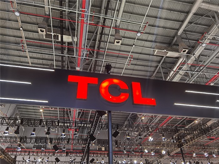 TCL华星展示AMOLED透明屏新突破：已产出刚性与柔性双型号 - 4