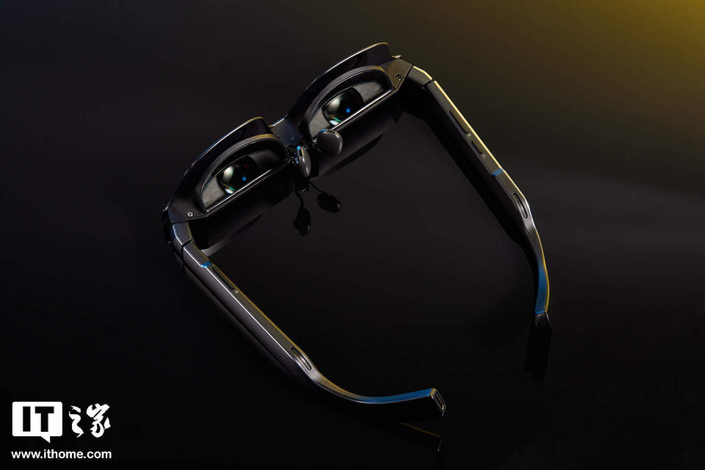 【IT之家评测室】雷鸟 Air 2s 智能眼镜体验：便携巨幕，随时随地躺玩 - 8