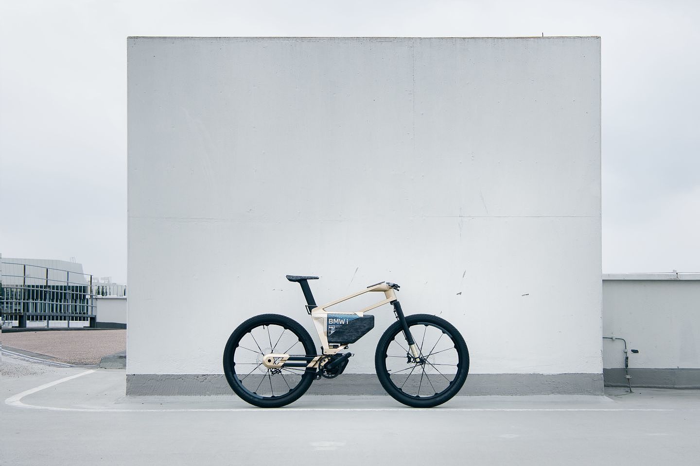 着眼电动自行车和摩托的未来移动：宝马展示两款电动摩托概念车 - 8