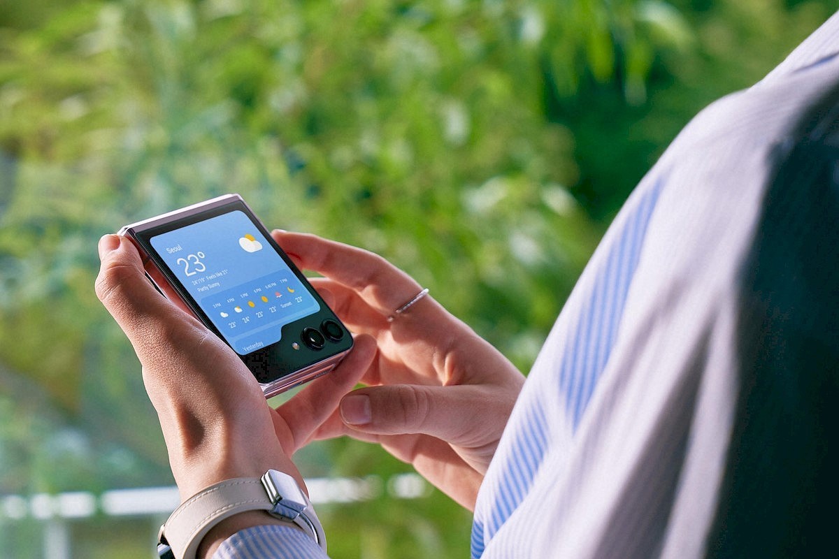 三星 Galaxy Z Flip5 翻盖折叠手机发布：骁龙 8 Gen 2、外屏巨大，售 1050 英镑起 - 4