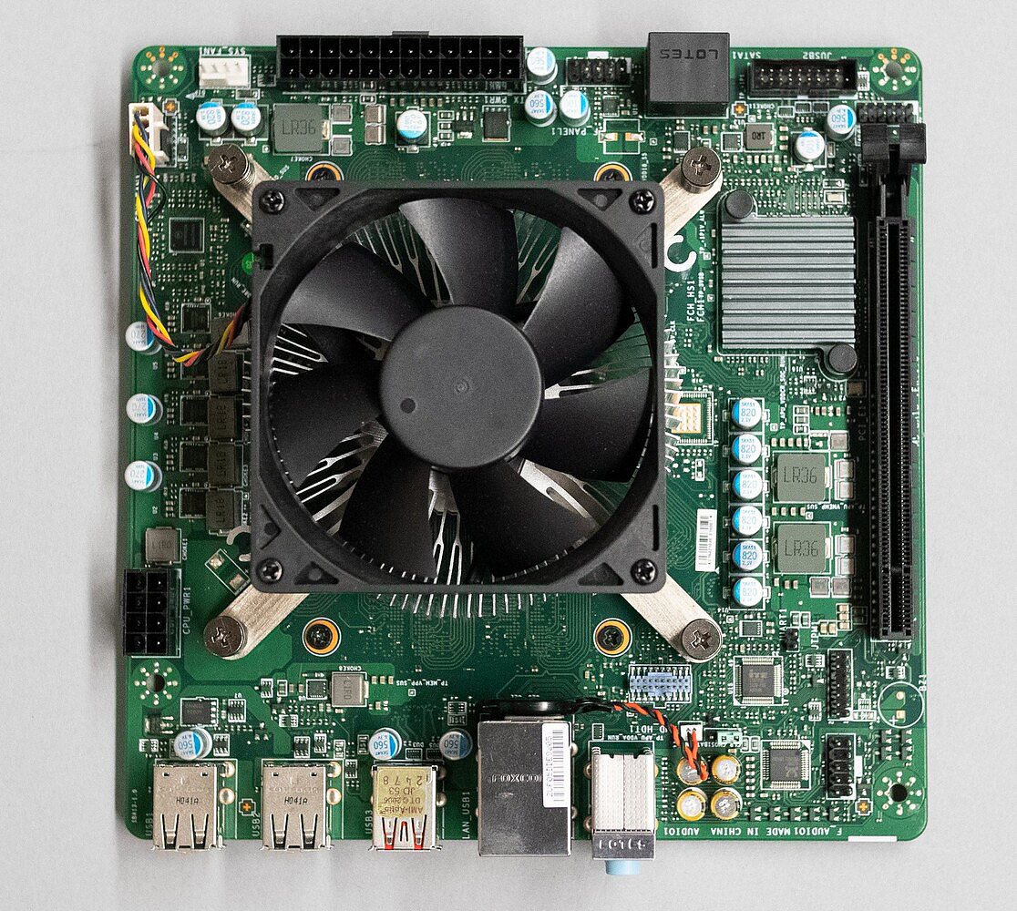 AMD 确认：将有超 80 款不同的 4700S 主板套件可供购买 - 1
