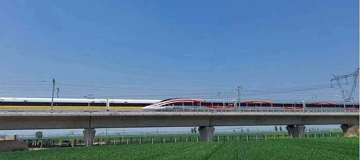 新型复兴号高速综合检测列车上线运行 创造明线和隧道交会速度世界纪录 - 1