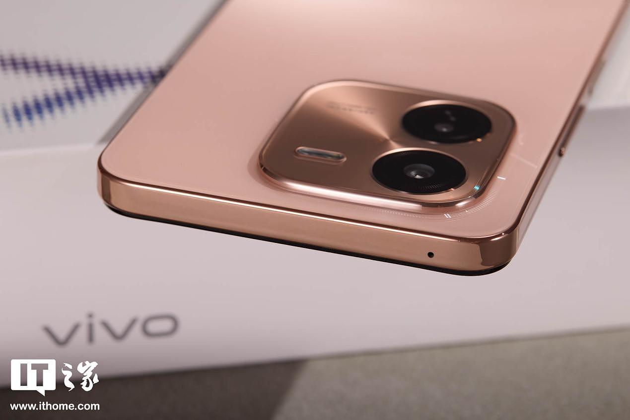 【IT之家开箱】vivo Y37 Pro 手机杏海色图赏：简洁轻灵，色泽清新 - 12