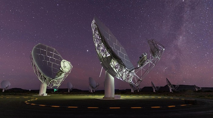 世界上最强大的射电望远镜揭示了太空中神秘的射电环 - 4