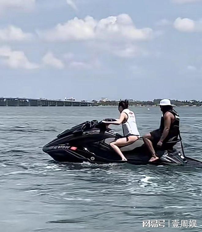 谷爱凌晒日常，在海上驾驶摩托艇胆子超大，还跟朋友一起冲浪 - 2