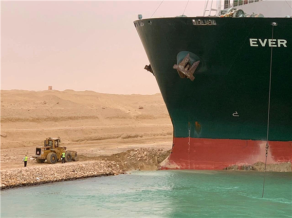 苏伊士运河管理局与“长赐号”货轮船东将于下周达成最终和解协议 - 1