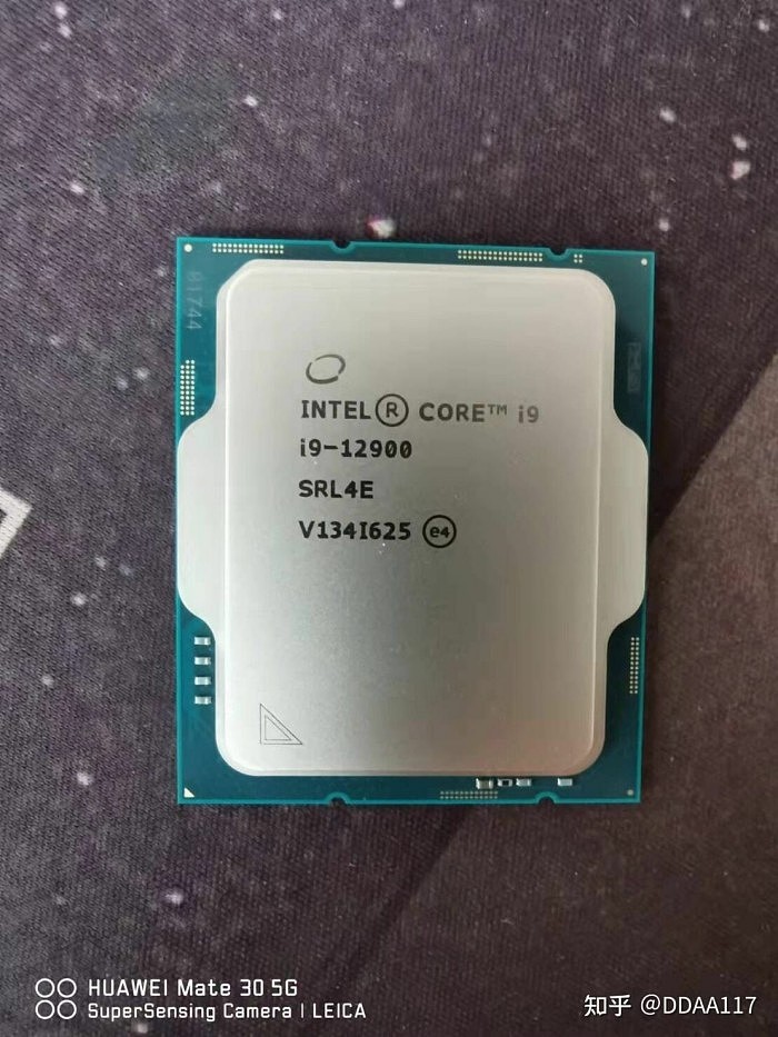 Intel-Core-i9-12900-Alder-Lake-S-Non-K-Desktop-CPU_1-1110x1480.jpg