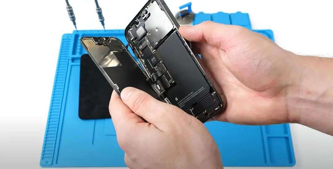 自己给 iPhone 13 换屏幕将不再禁用FaceID，苹果要放手第三方维修？ - 7
