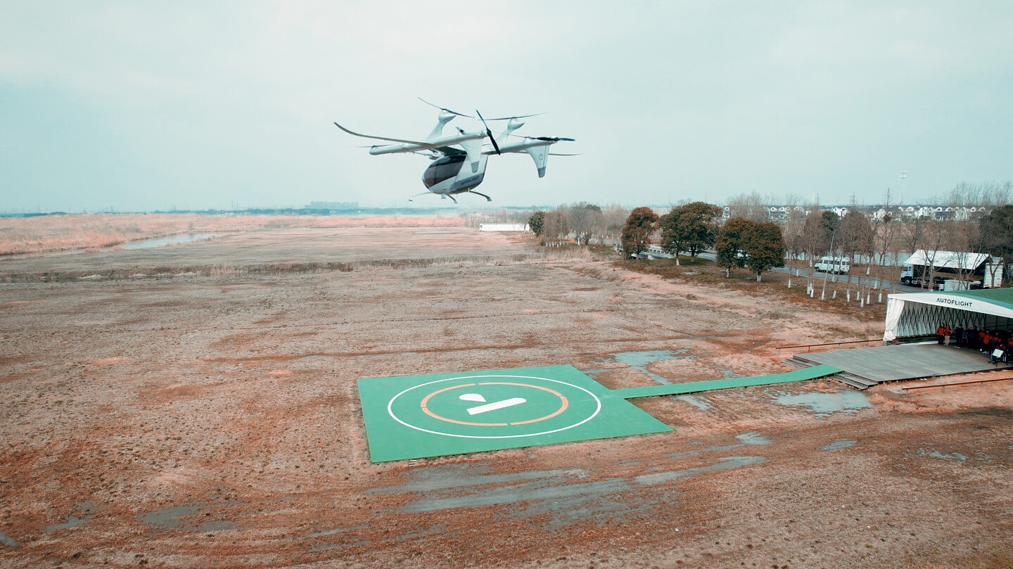 峰飞公布首款载人飞行器 首次eVTOL升空和巡航过渡测试展示 - 5