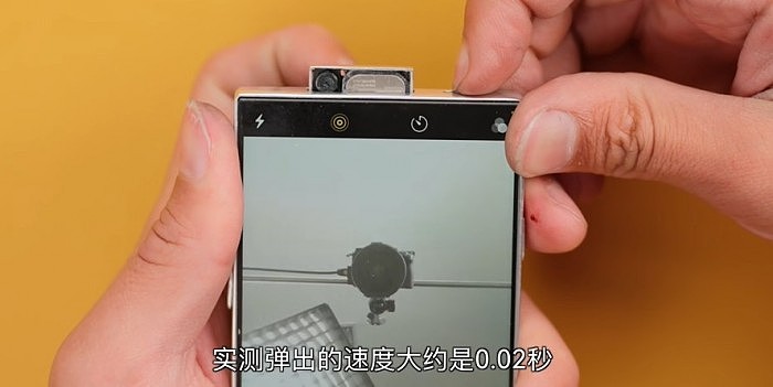 全球首台升降摄像头魔改iPhone诞生：刘海消失 装备Type-C接口 - 2