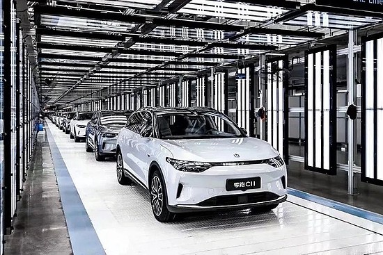 零跑汽车递表港交所，上海电气与红杉为股东，计划2025年底前推出八款新车型 - 2