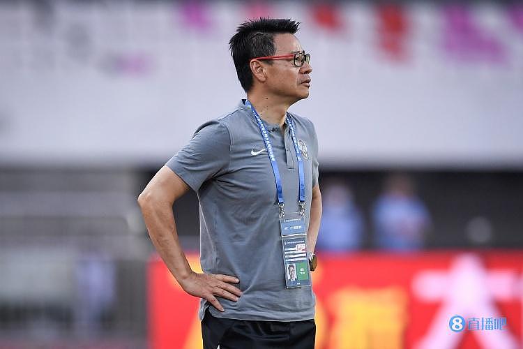 官方：吴金贵不再担任青岛队主教练，杨为健暂代教练一职 - 1