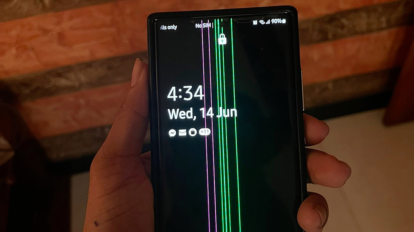 用户反映 Galaxy Note 20 Ultra 手机出现绿线，三星为其免费更换屏幕 - 1