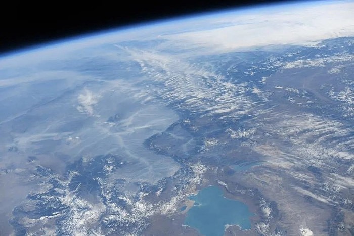 女航天员王亚平在空间站拍摄的地球首次曝光 - 2