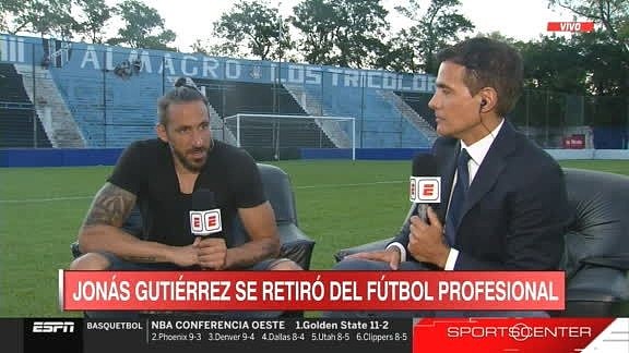 38岁前阿根廷国脚古铁雷斯宣布退役 球员曾战胜癌症重返赛场 - 1