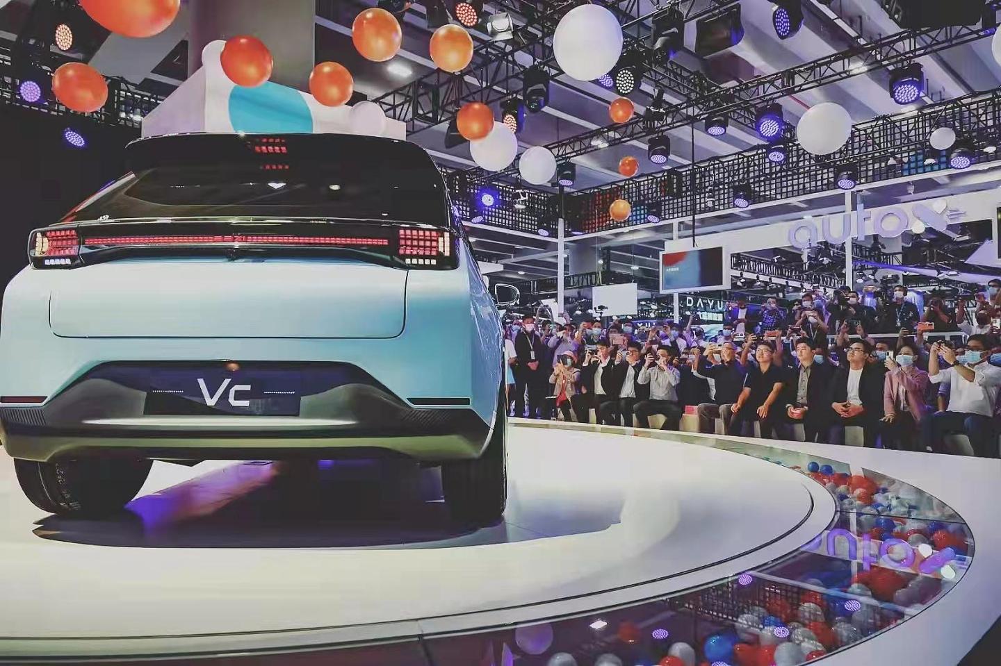「轻橙时代」展示即将量产的样车VC，大众电动车市场能长出下一个「小米」么？ - 7