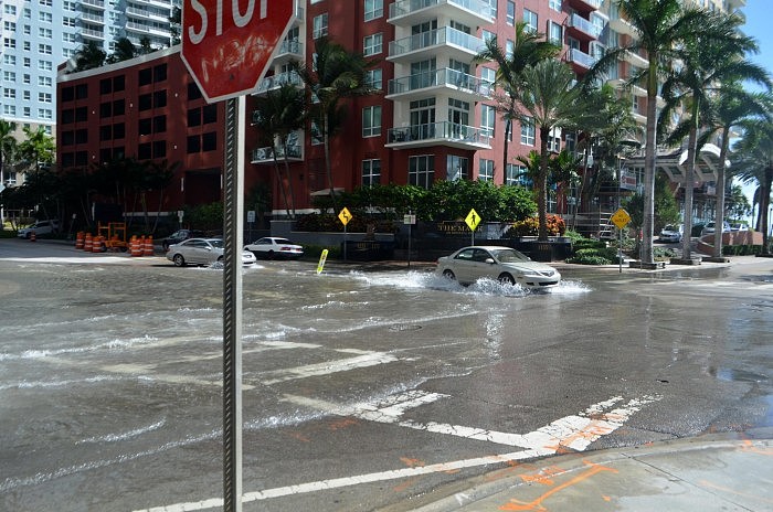 High-Tide-Flooding-Miami-2048x1357.jpg