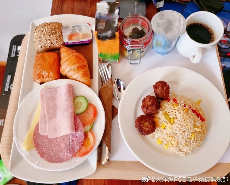 大洋洲PCE官博晒美食照：我们降落冰岛的第一份早餐！真香～ - 1