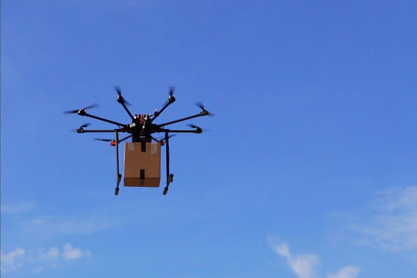 RDS2：将可以使无人机携带和投递各种形状或大小的包裹 - 1