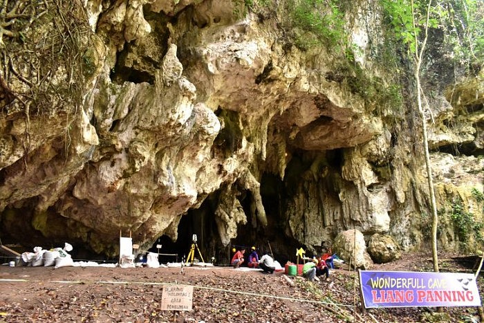 Leang-Panninge-Cave-777x518.jpg