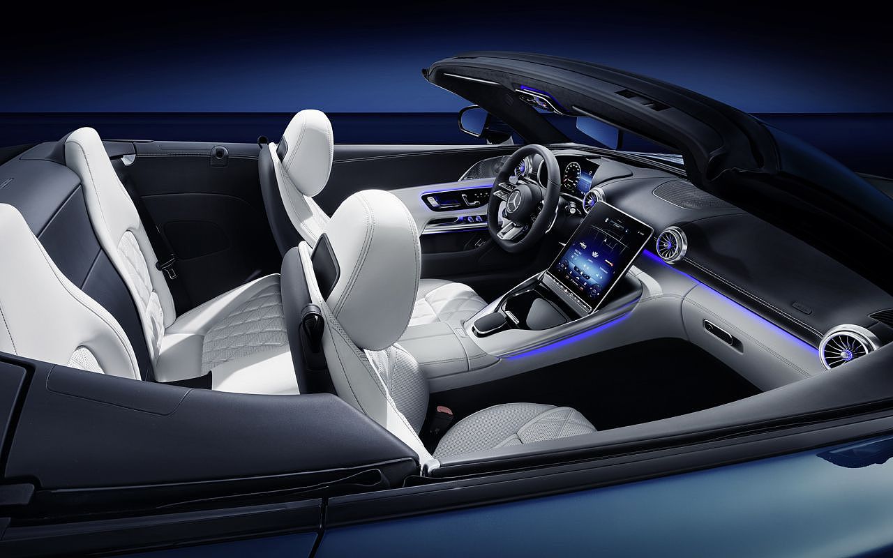 梅赛德斯-奔驰新款车AMG SL Roadster推出一块翻转式触屏 - 4