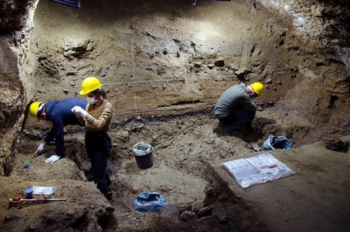 Excavations-at-Bacho-Kiro-Cave-777x515.jpg