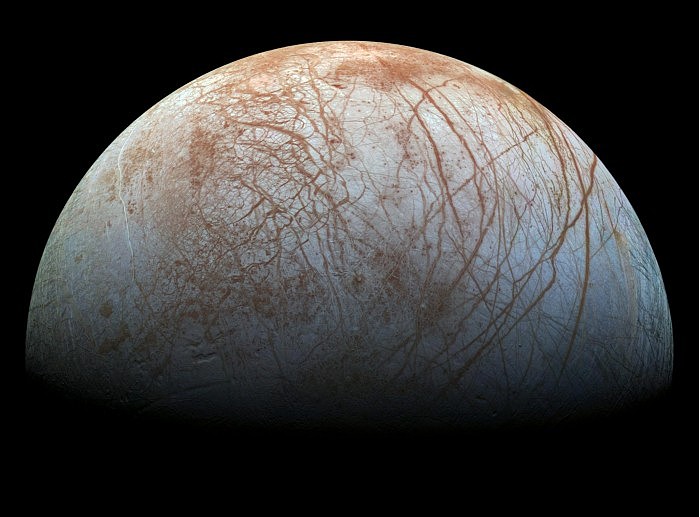 Watery-Plumes-Jupiters-Moon-Europa-2048x1514.jpg