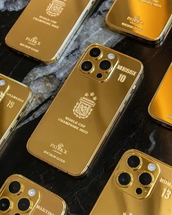 梅西为庆祝阿根廷队夺冠，花 20 万美元定制 35 台 24K 黄金 iPhone 14 Pro 手机送给队友 - 6