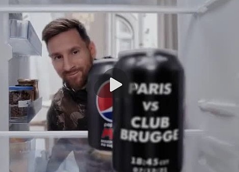 百事广告预热巴黎欧冠：梅西一笑，拿走印有布鲁日的可乐? - 1