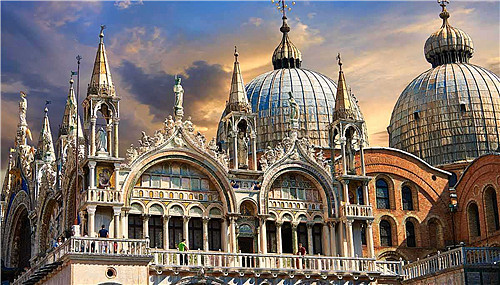 威尼斯总督府建筑风格是怎样的 - 1