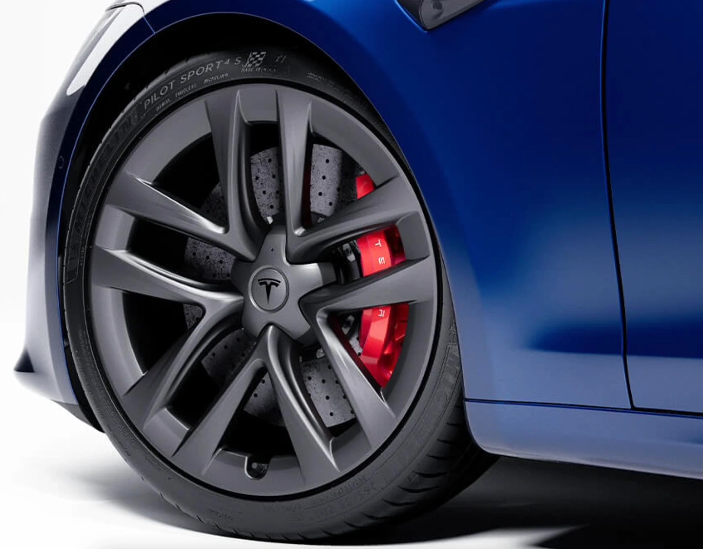 特斯拉发布Model S Plaid专属碳陶瓷刹车套件：售价2万美元 - 2