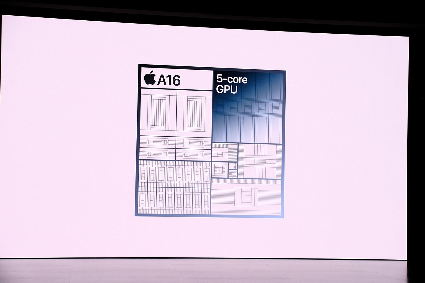 苹果发布 6.1/6.7 英寸 iPhone 15 标准机型：升级灵动岛、配 4800 万主摄、改用 USB-C 端口，起售价 799/899 美元 - 20