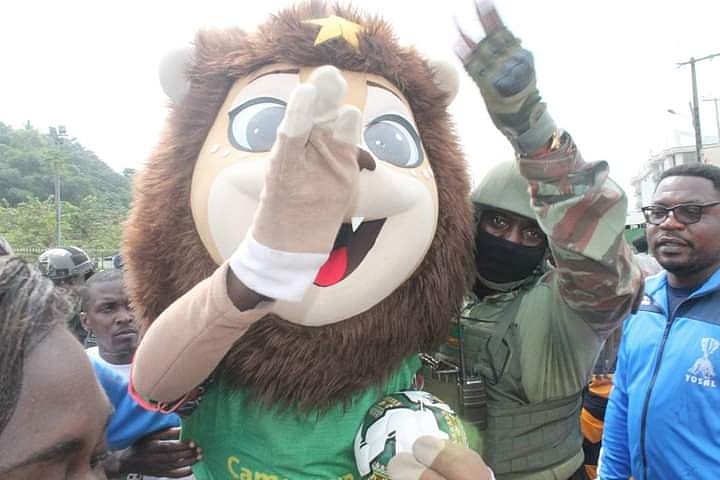 非洲杯吉祥物穿防弹衣上街宣传，人权组织警告球员安全受威胁 - 3