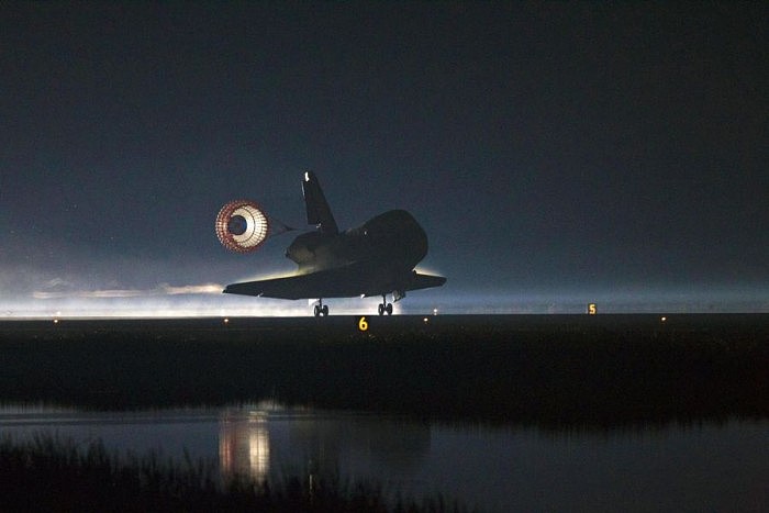[视频]航天飞机最后一次任务 STS-135 号圆满结束十周年 - 2