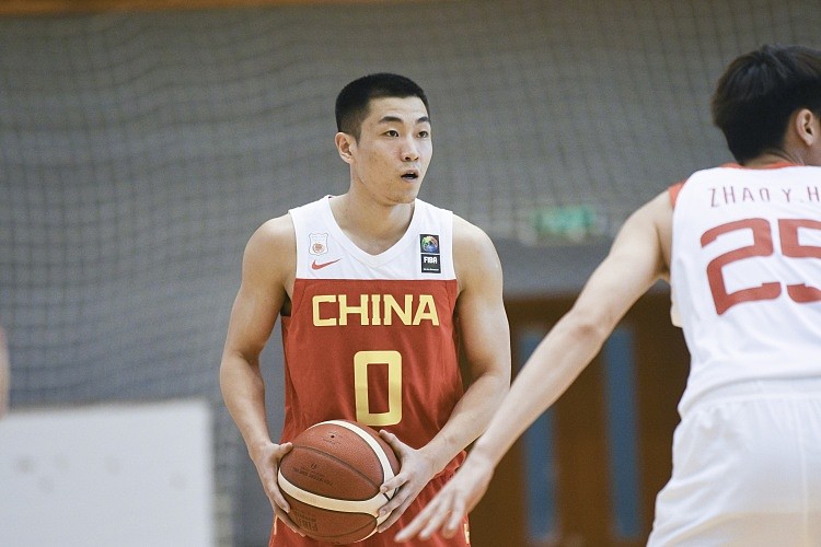 苏群：三人篮球中国队还未决定高诗岩和陈培东谁打正选控卫 - 1
