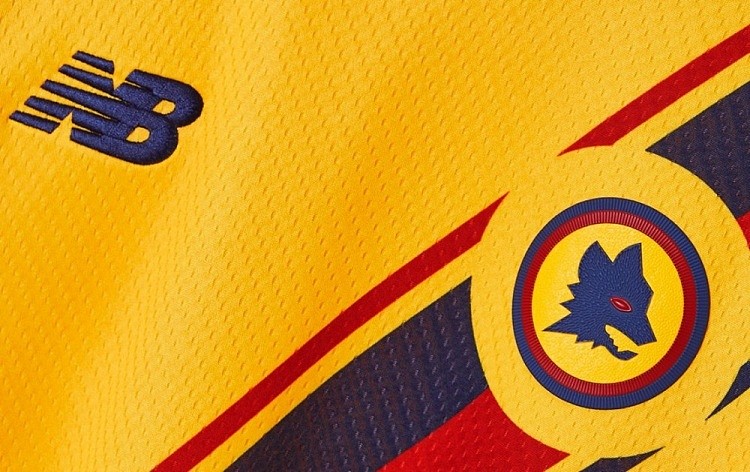 罗马21/22赛季第三球衣公开发布：罗马黄+红蓝撞色带 - 4