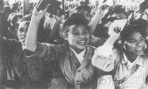 毛泽东主席首次接见红卫兵 - 1