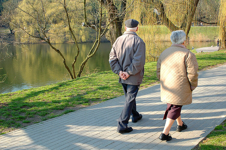 生命在于运动还是静养？提醒：中老年人运动，4个误区别犯 - 1
