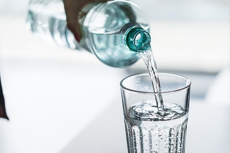 糖尿病患者应该多喝水还是少喝水？喝完水还口干，是疾病预警吗？ - 6
