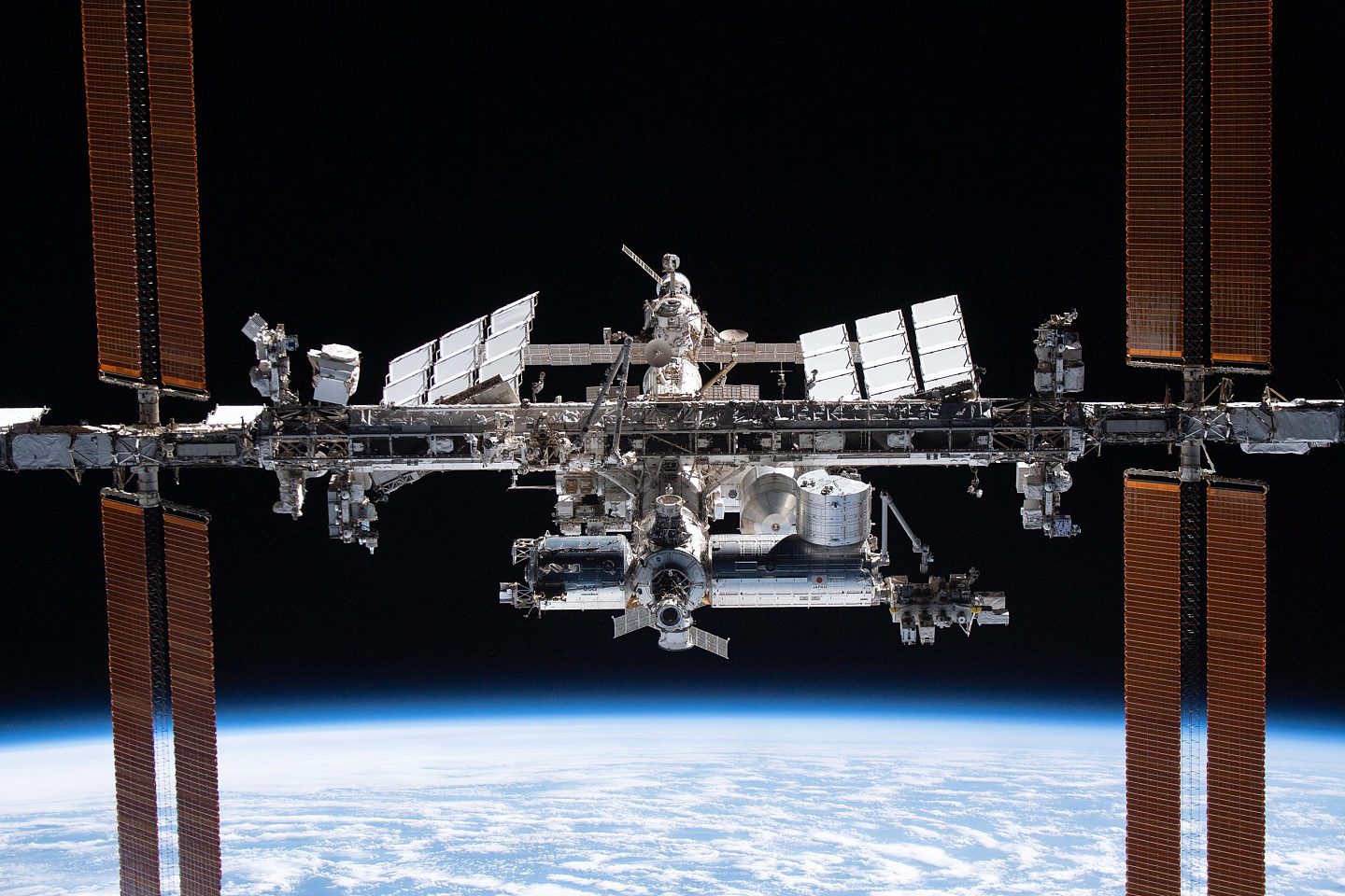 空间站的本工作周以Axiom Ax-1出发和太空行走准备工作收尾 - 2