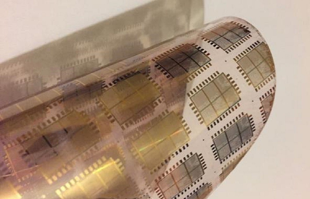Arm塑料芯片登Nature：0.8μm，首款柔性原生32位微处理器 - 3