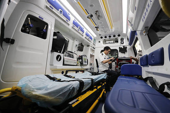 “上车即入院”：上海35辆5G急救车集中投用 - 1