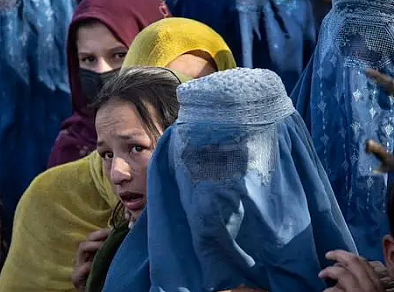 阿富汗罩袍的蓝色之谜 - 1