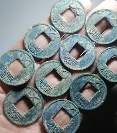 东汉时期的人们如何看待滥铸货币，有着什么样的影响？ - 1