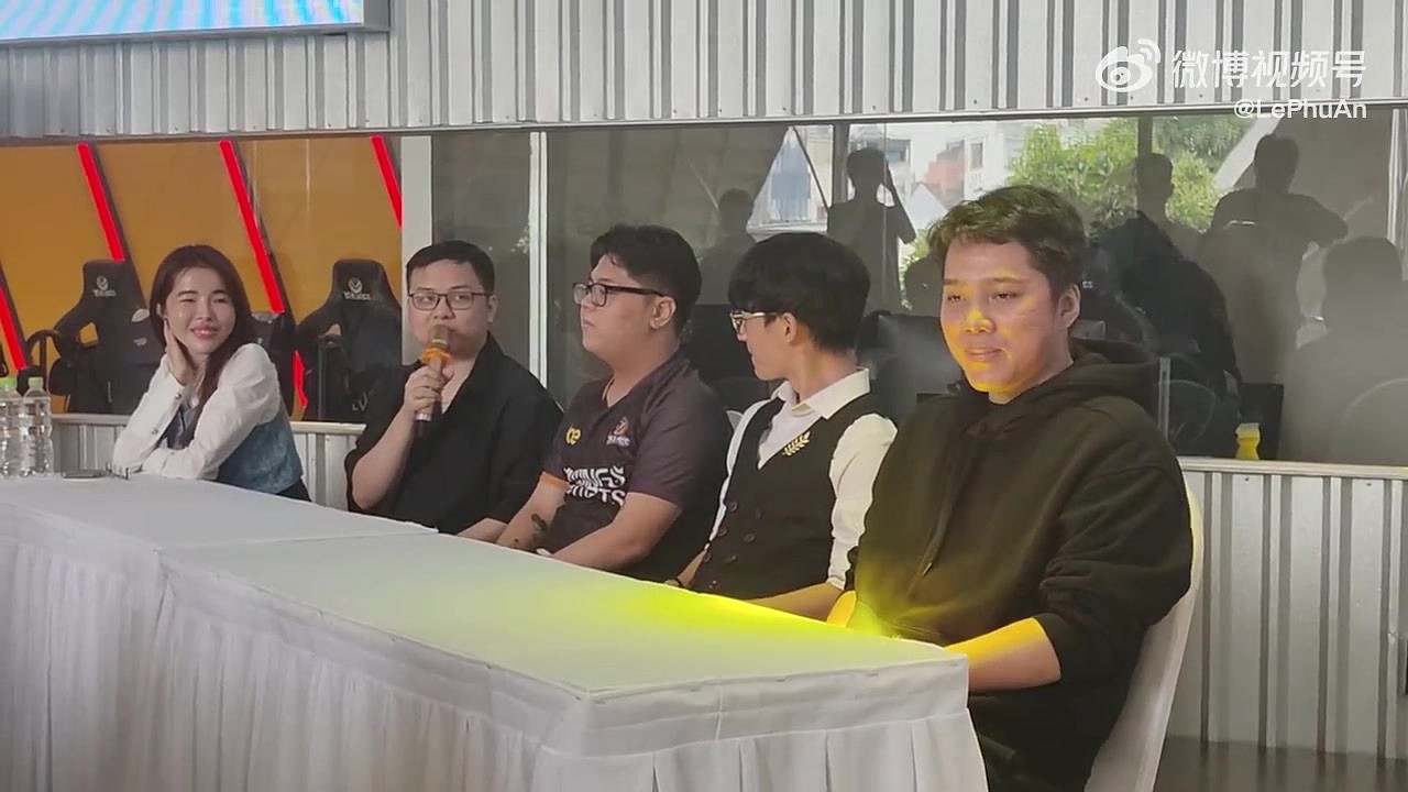 越南记者：作为俱乐部老板之一，Sofm称有机会将重返VCS赛区比赛 - 3